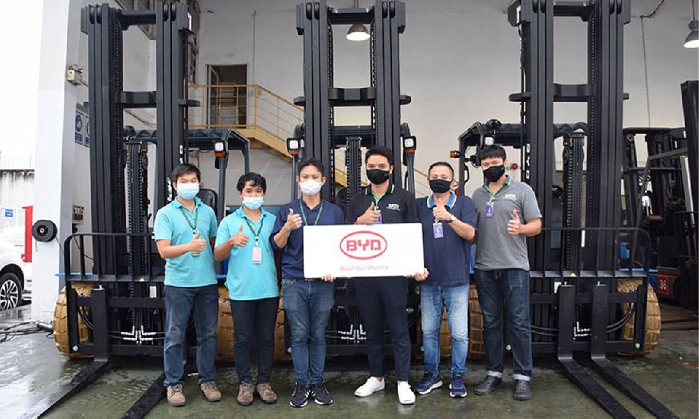 ข้าว ซี.พี. เจ้าของแบรนด์ “ข้าวตราฉัตร” เลือกรถฟอร์คลิฟท์ไฟฟ้า BYD พร้อมเทคโนโลยีแบตฯ “ลิเทียมไอออนฟอสเฟต”